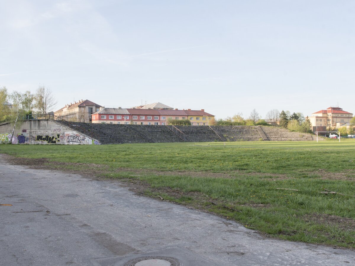 Současný stav lokality stadionu Svazácká